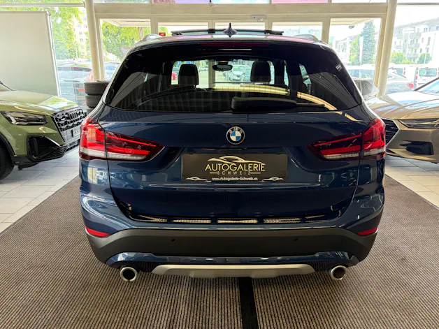 BMW X1 xDrive 20d xLine | CH | Gratis Service | Navi Plus | LED | PANORAMA | Leder Oyster | TOP AUSSTATTUNG | AHK |