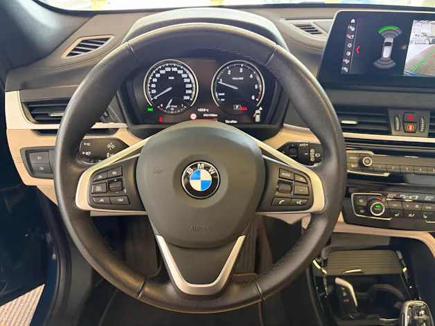 BMW X1 xDrive 20d xLine | CH | Gratis Service | Navi Plus | LED | PANORAMA | Leder Oyster | TOP AUSSTATTUNG | AHK |