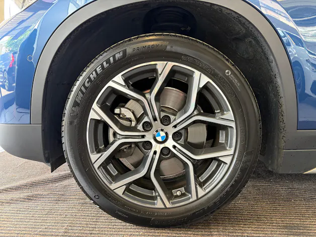 BMW X1 xDrive 20d xLine | CH | Gratis Service | Navi Plus | LED | PANORAMA | Leder Oyster | TOP AUSSTATTUNG | AHK |