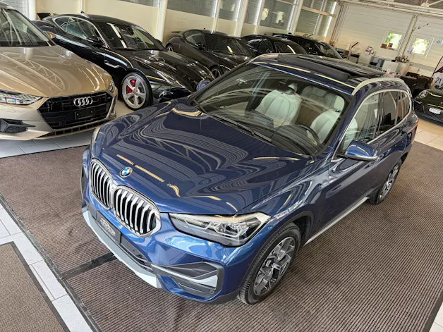 BMW X1 xDrive 20d xLine | CH | Gratis Service | Navi Plus | LED | PANORAMA | Leder Oyster | TOP AUSSTATTUNG | AHK |
