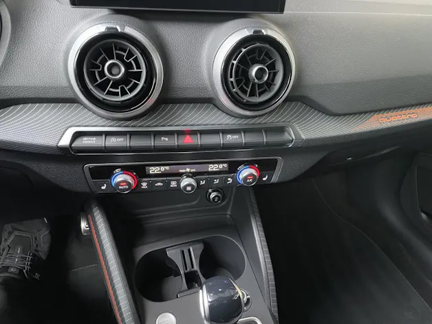 Audi Q2 40 TFSI S line Attraction quattro S-tronic
