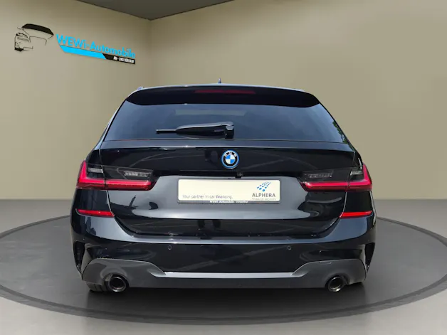 BMW 330e x DriveTouring M Sport Steptronic