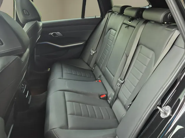 BMW 330e x DriveTouring M Sport Steptronic