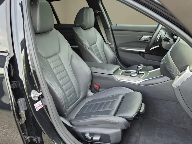 BMW 330e x DriveTouring M Sport Steptronic