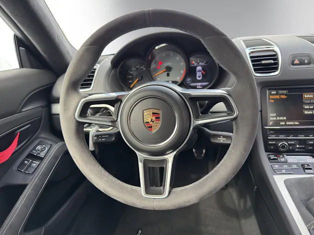 Porsche Cayman GT4