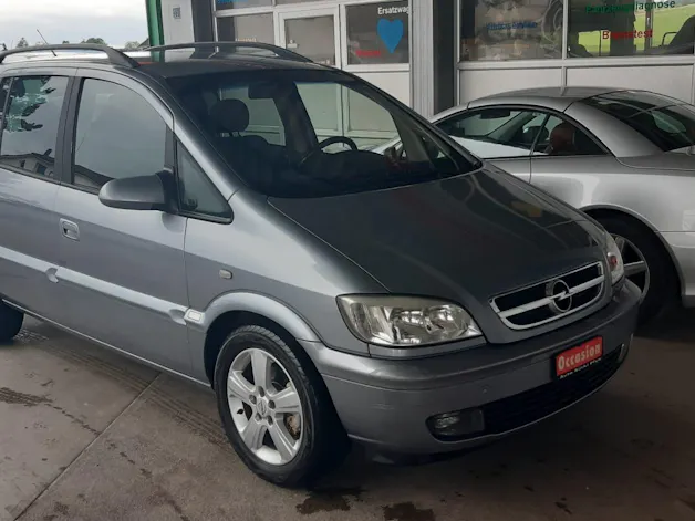 Opel Zafira 2.2i 16V Elegance