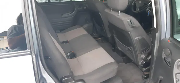 Opel Zafira 2.2i 16V Elegance