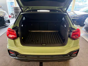 Audi Q2 40 TFSI S line quattro "EDITION ONE" | CH | APPLE GREEN | Panorama | Assistenz |