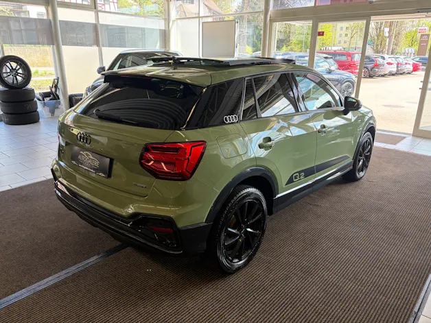Audi Q2 40 TFSI S line quattro "EDITION ONE" | CH | APPLE GREEN | Panorama | Assistenz |