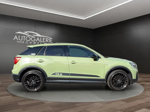 Audi Q2 40 TFSI S line quattro "EDITION ONE" | CH | APPLE GREEN | Panorama | Assistenz |