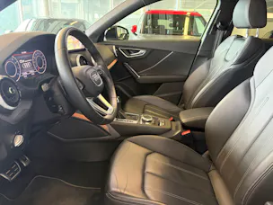 Audi Q2 40 TFSI S line quattro "EDITION ONE" | CH | APPLE GREEN | Panorama | Assistenz |