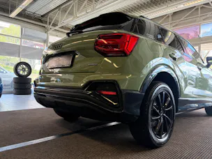 Audi Q2 40 TFSI S line quattro "EDITION ONE" | CH | APPLE GREEN | Panorama | Assistenz |