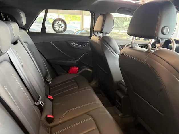 Audi Q2 40 TFSI S line quattro "EDITION ONE" | CH | APPLE GREEN | Panorama | Assistenz |