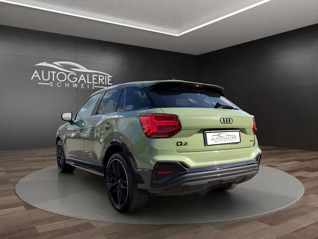 Audi Q2 40 TFSI S line quattro "EDITION ONE" | CH | APPLE GREEN | Panorama | Assistenz |