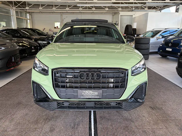 Audi Q2 40 TFSI S line quattro "EDITION ONE" | CH | APPLE GREEN | Panorama | Assistenz |