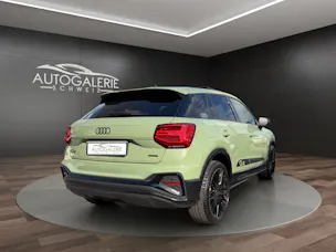 Audi Q2 40 TFSI S line quattro "EDITION ONE" | CH | APPLE GREEN | Panorama | Assistenz |