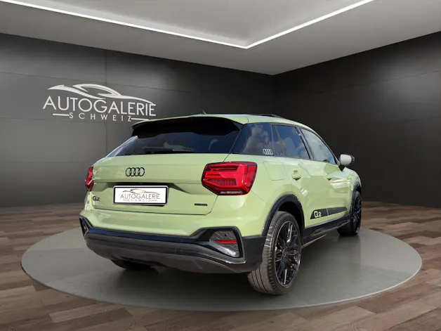 Audi Q2 40 TFSI S line quattro "EDITION ONE" | CH | APPLE GREEN | Panorama | Assistenz |