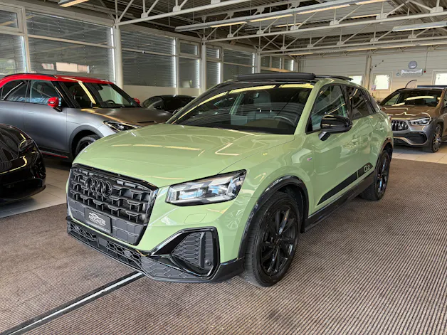 Audi Q2 40 TFSI S line quattro "EDITION ONE" | CH | APPLE GREEN | Panorama | Assistenz |