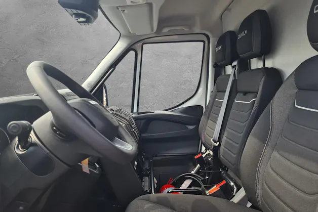 Iveco 38S14EV Kastenwagen