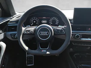 Audi RS4 Avant quattro tiptronic