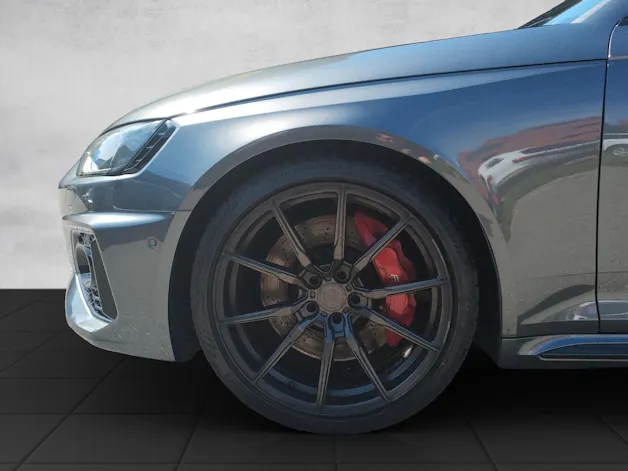 Audi RS4 Avant quattro tiptronic