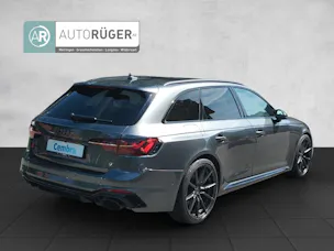 Audi RS4 Avant quattro tiptronic