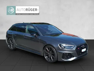 Audi RS4 Avant quattro tiptronic