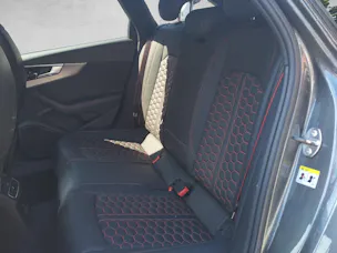 Audi RS4 Avant quattro tiptronic