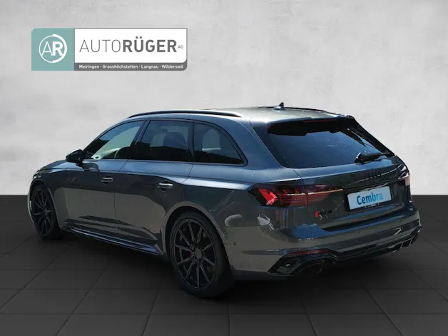 Audi RS4 Avant quattro tiptronic