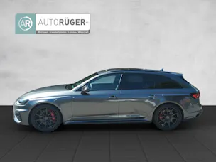 Audi RS4 Avant quattro tiptronic