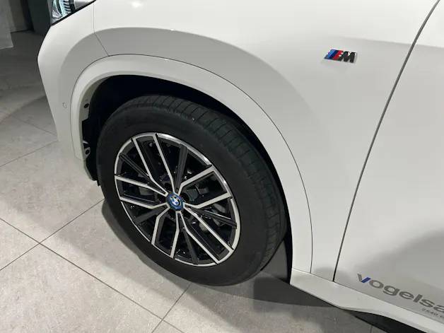 BMW iX1 xDrive 30 M Sport