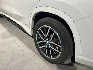 BMW iX1 xDrive 30 M Sport