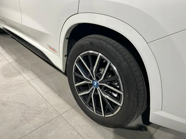 BMW iX1 xDrive 30 M Sport