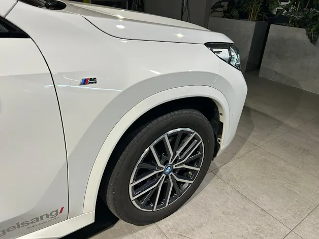 BMW iX1 xDrive 30 M Sport