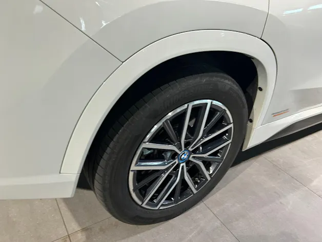 BMW iX1 xDrive 30 M Sport