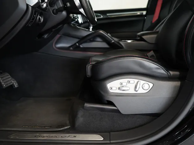 Porsche Cayenne GTS