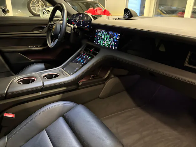 Porsche Taycan 4S Sport Turismo | Performance Plus 93.4 kWh | Panorama | Sport-Chrono | Memory |