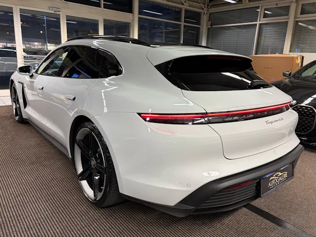 Porsche Taycan 4S Sport Turismo | Performance Plus 93.4 kWh | Panorama | Sport-Chrono | Memory |