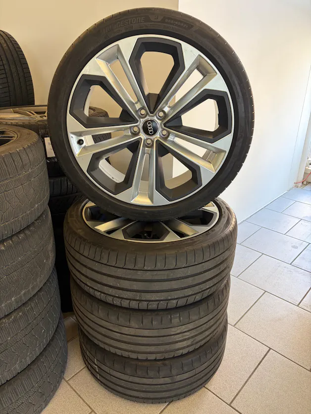 Audi SQ5 TDI quattro |&nbsp;CH | Sportsitz Plus |&nbsp;Panorama |&nbsp;Black Paket |&nbsp;HeadUp |&nbsp;Bang & Olufsen |&nbsp;Feinnappa | AHK