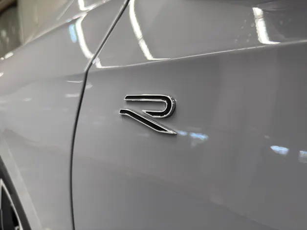 VW Golf VIII 1.5 eTSI R-Line DSG