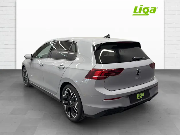 VW Golf VIII 1.5 eTSI R-Line DSG