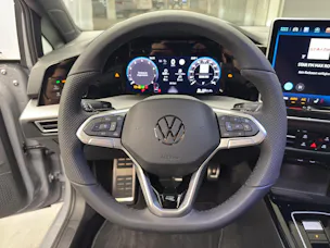 VW Golf VIII 1.5 eTSI R-Line DSG