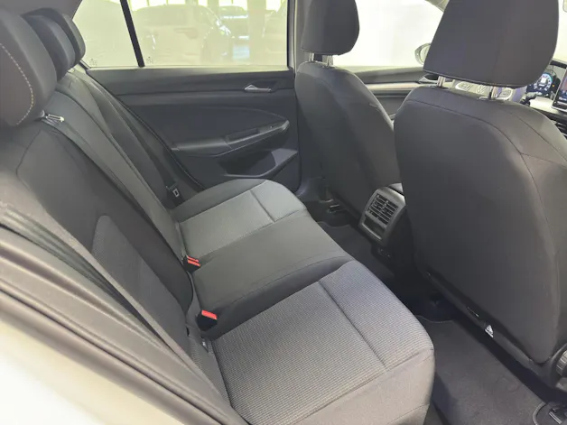 VW Golf VIII 1.5 eTSI Value DSG