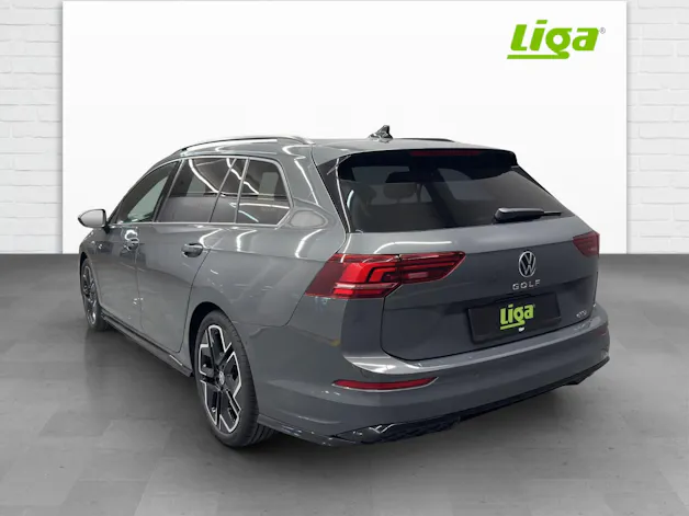 VW Golf VIII Variant 1.5 eTSI R-Line DSG