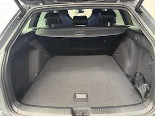VW Golf VIII Variant 1.5 eTSI R-Line DSG
