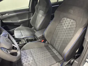 VW Golf VIII Variant 1.5 eTSI R-Line DSG