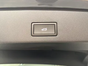 VW Golf VIII Variant 1.5 eTSI R-Line DSG