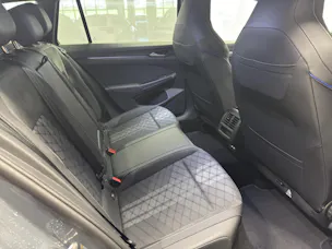 VW Golf VIII Variant 1.5 eTSI R-Line DSG