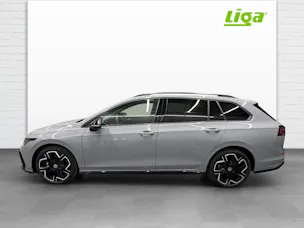 VW Golf VIII Variant 2.0 TSI R-Line DSG 4motion