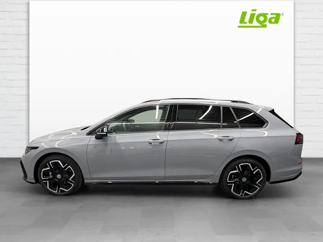 VW Golf VIII Variant 2.0 TSI R-Line DSG 4motion